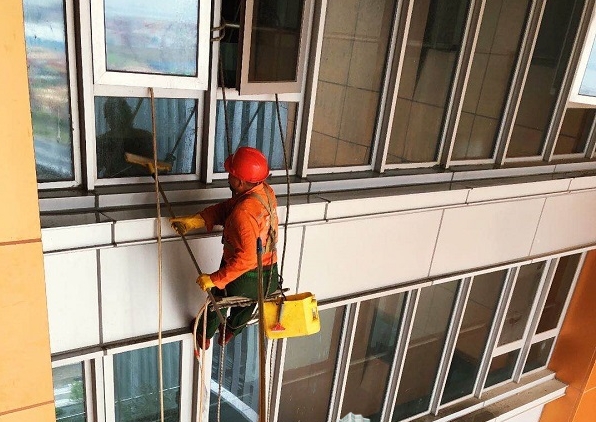 高空外墻如何清洗？教你5種不同材質(zhì)外墻清洗